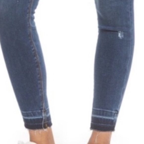 SPANX Distressed Denim Ankle Skinny Jeans Size Small - Picture 6 of 10